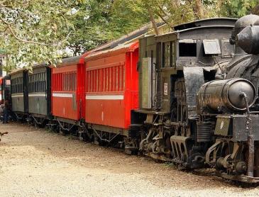 （機(jī)車(chē)、電車(chē)、客車(chē)、貨車(chē)）制造、修理業(yè)